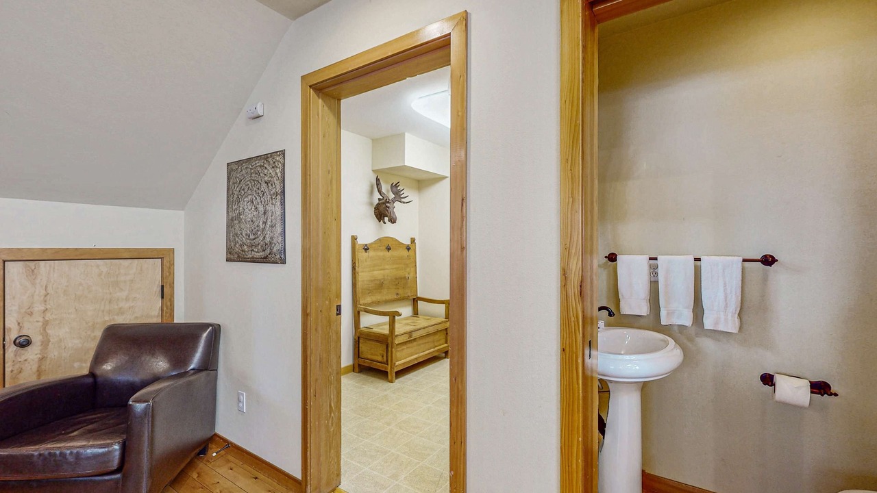 Photo of Bathroom in Overlook Park