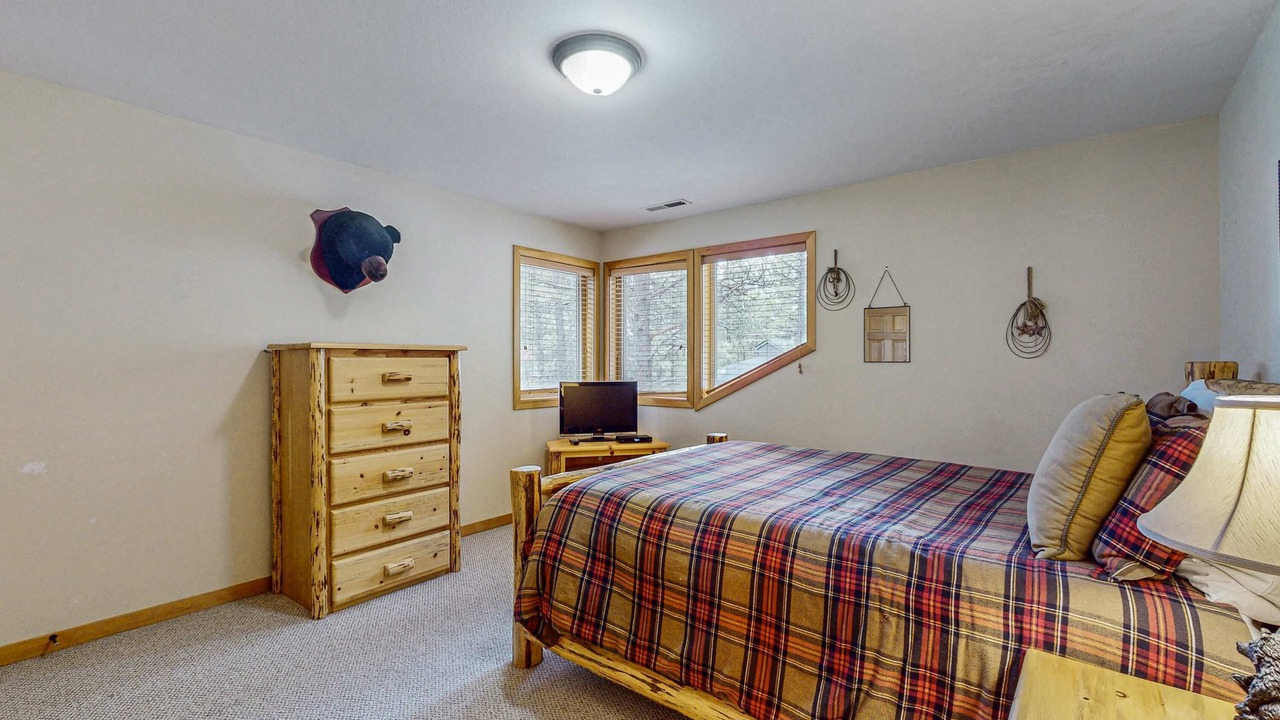 Photo of Bedroom in Overlook Park