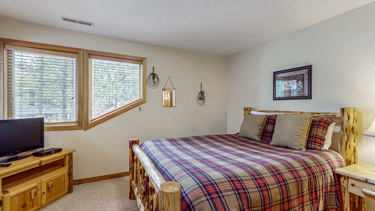 Photo of Bedroom in Overlook Park