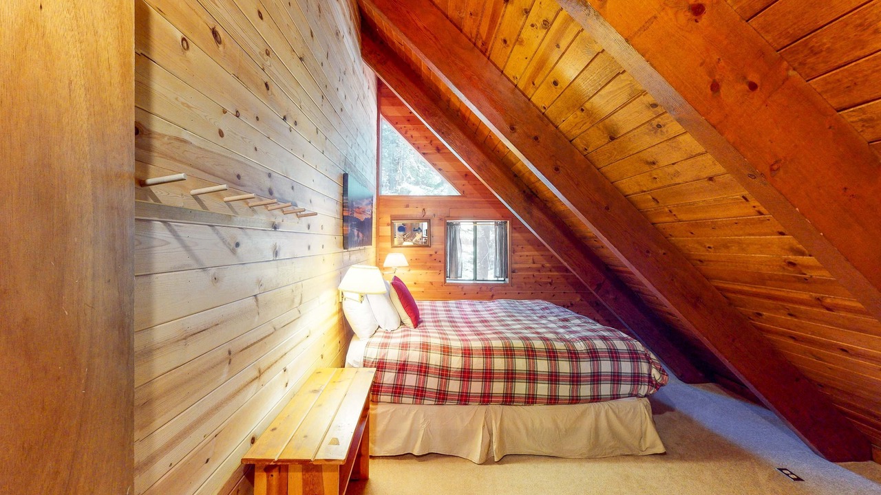 Photo of Bedroom in Tahoe Pines