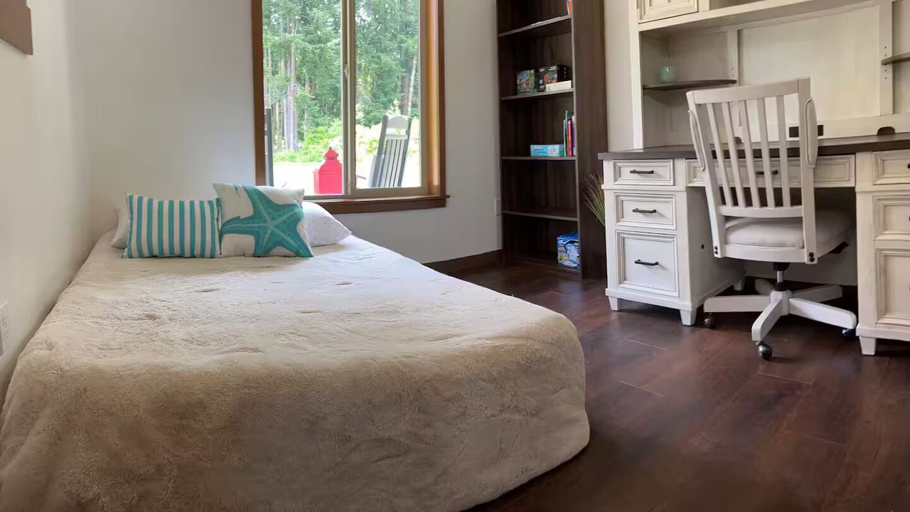 Photo of Bedroom in Forks