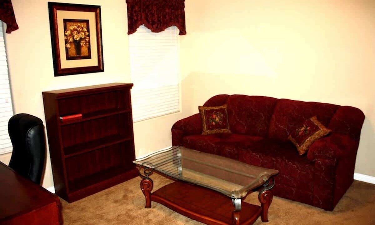Photo of Livingroom in Enterprise