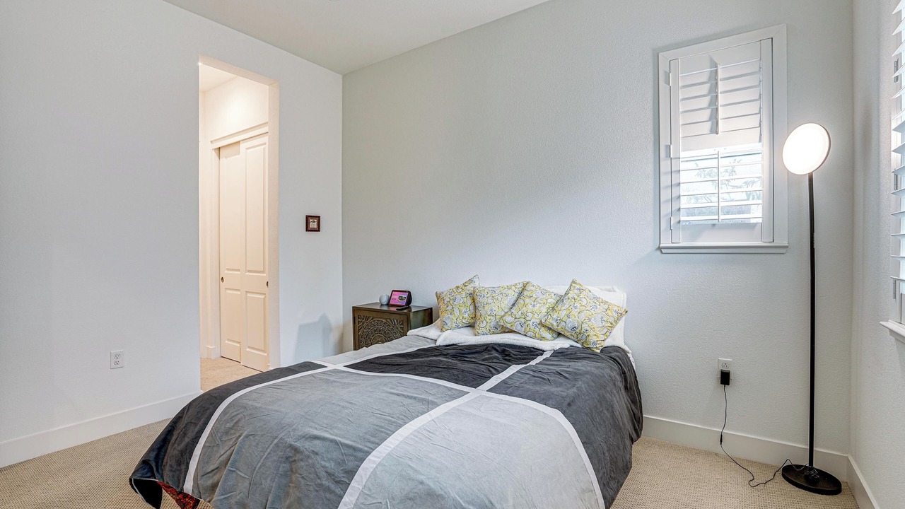 Photo of Bedroom in Pleasant Hill