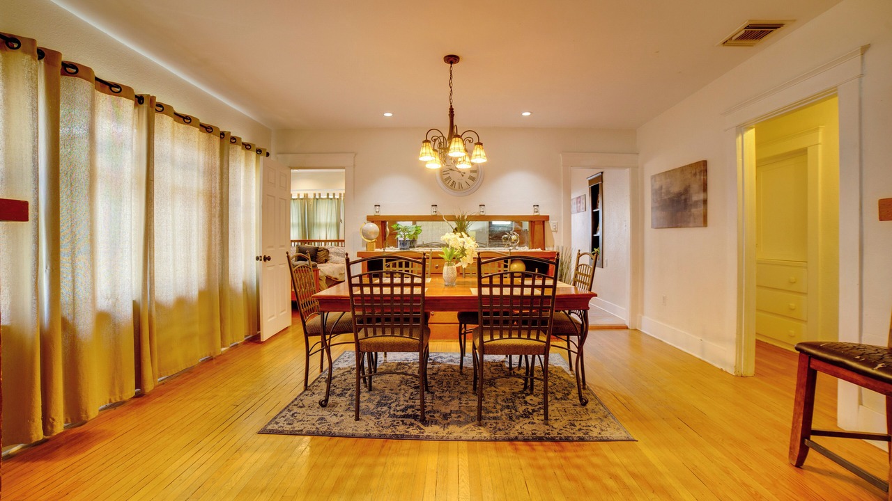 Photo of Livingroom in Downtown Riverside