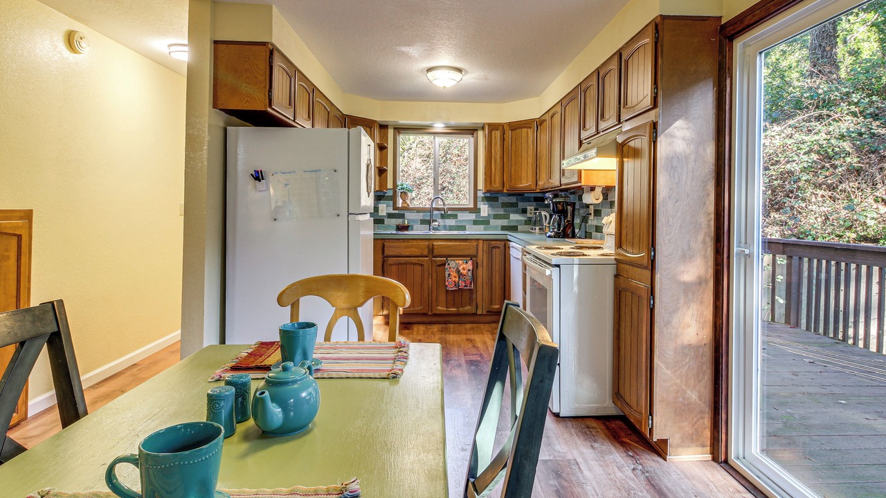 Photo of Kitchen in Coos Bay