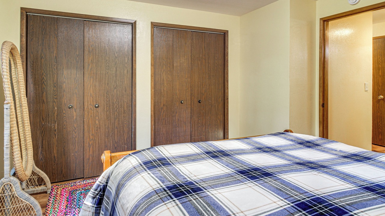 Photo of Bedroom in Coos Bay