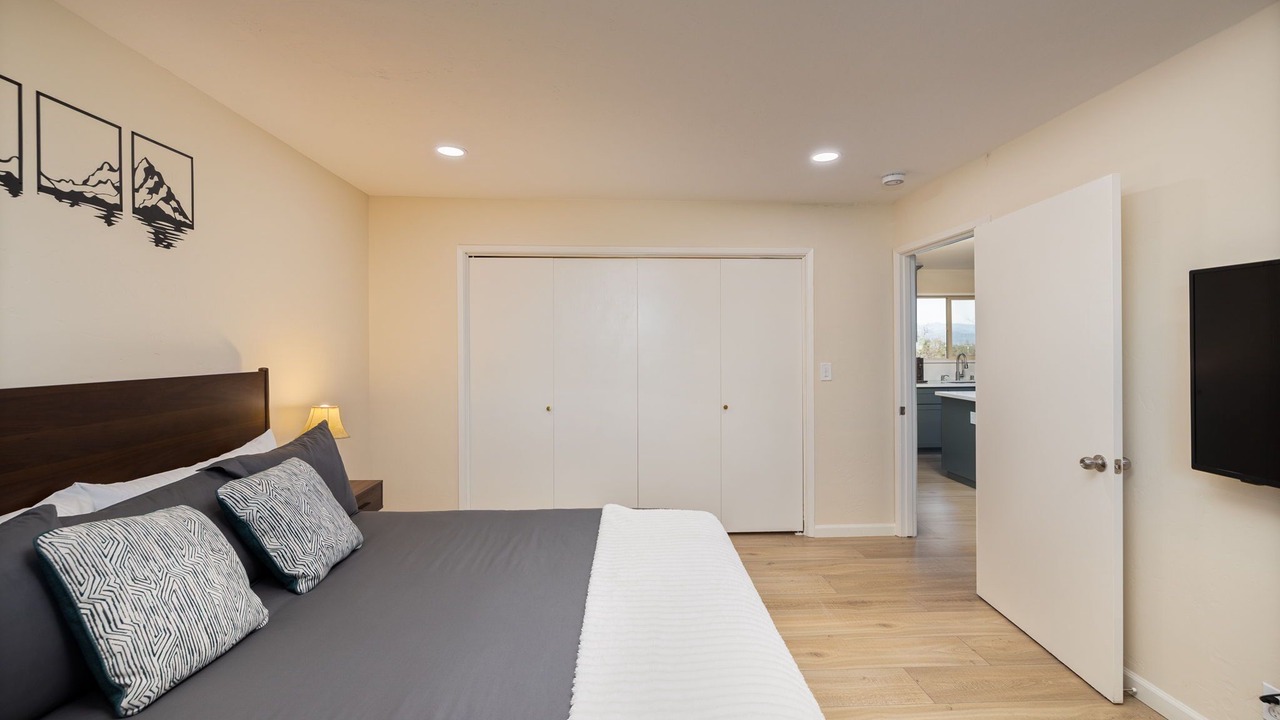 Photo of Bedroom in Yosemite Lakes