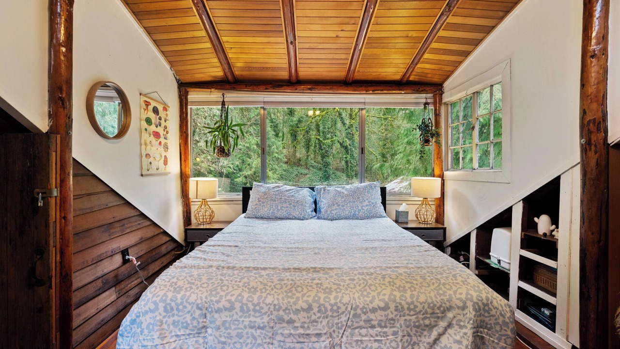 Photo of Bedroom in Pleasant Valley