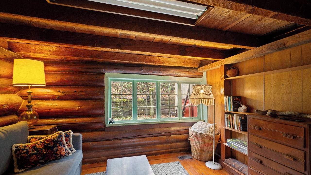 Photo of Livingroom in Pleasant Valley