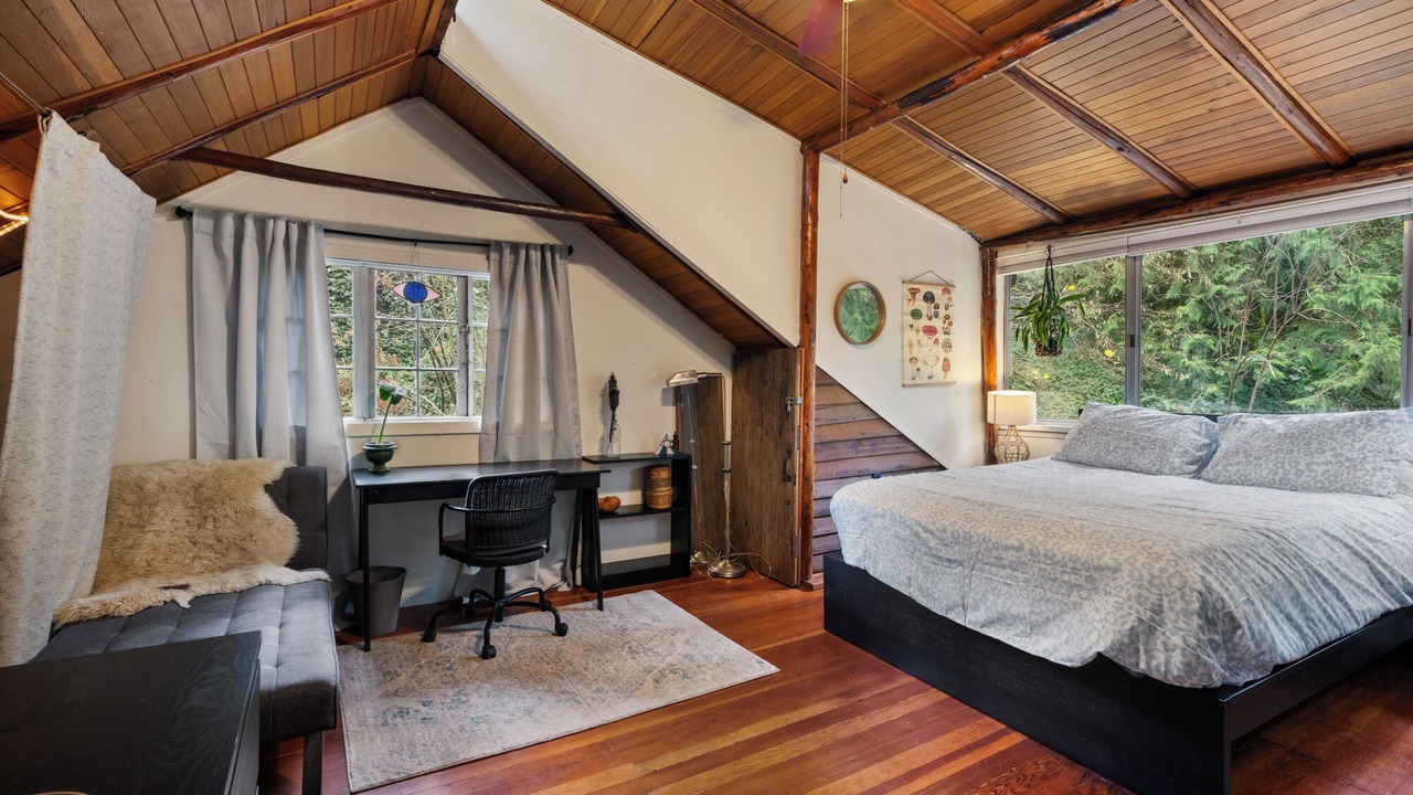 Photo of Bedroom in Pleasant Valley