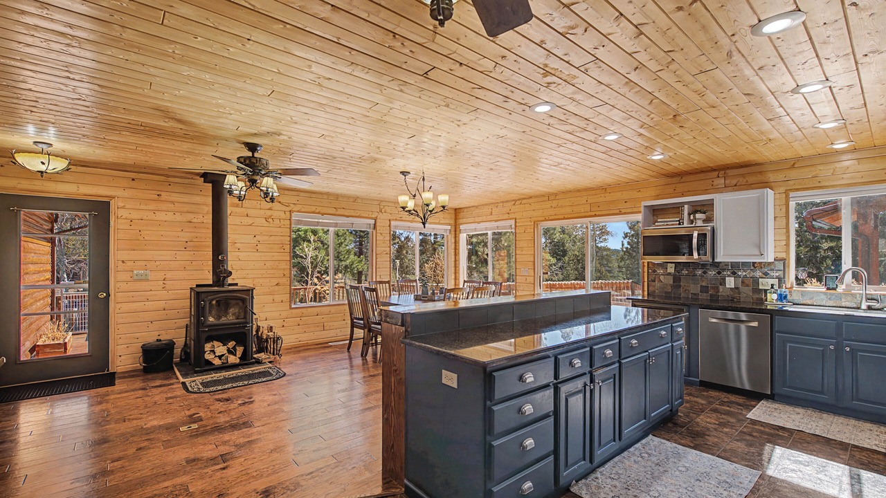 Photo of Kitchen in Mammoth Creek