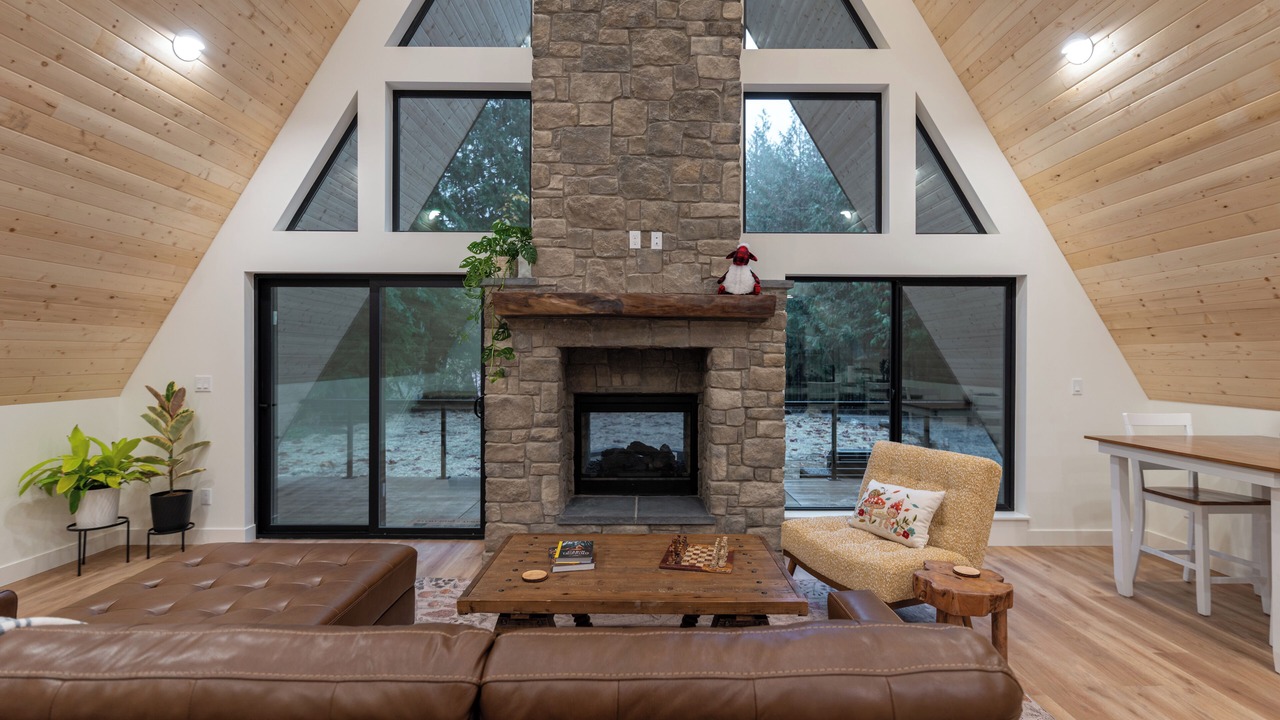 Photo of Livingroom in Gold Bar