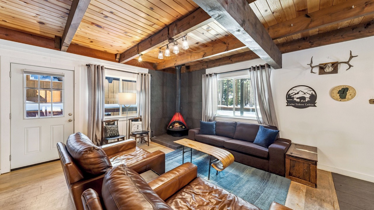 Photo of Livingroom in Pioneer Trail