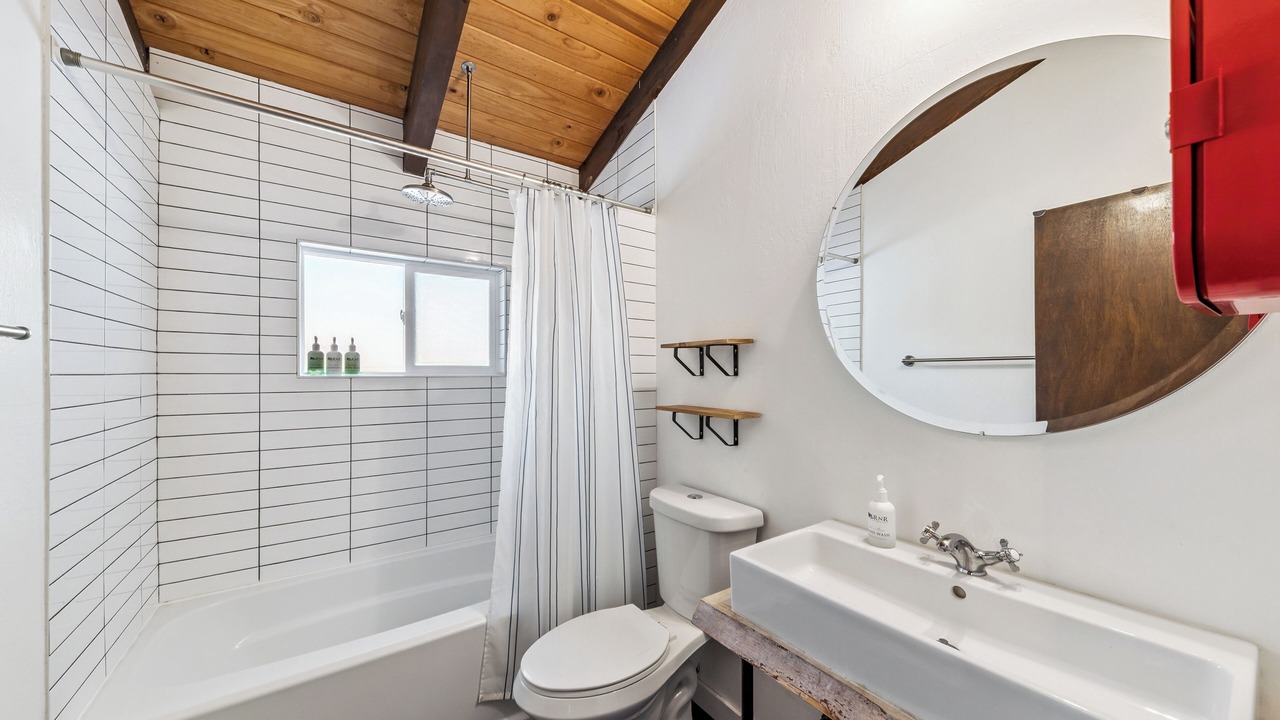 Photo of Bathroom in Pioneer Trail