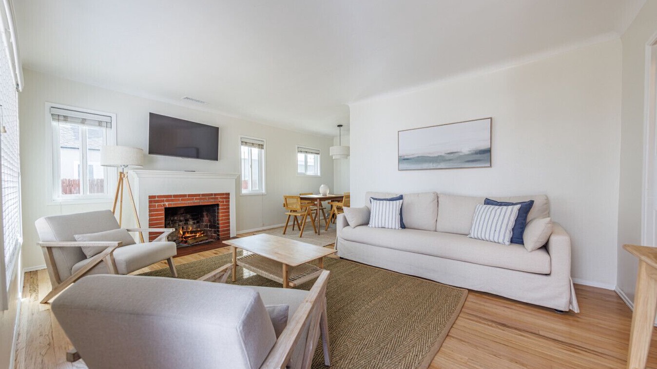 Photo of Livingroom in North Hollywood
