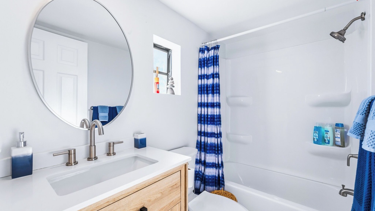 Photo of Bathroom in Holiday Shores