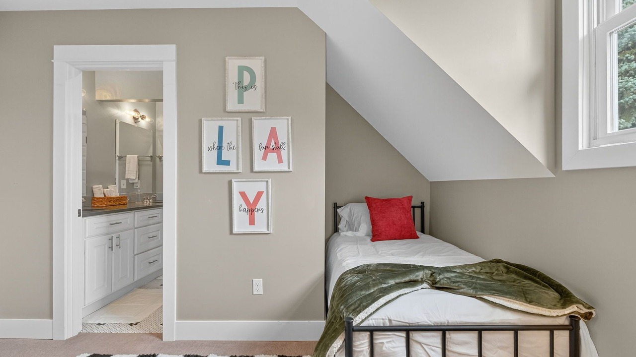 Photo of Bedroom in Eliot