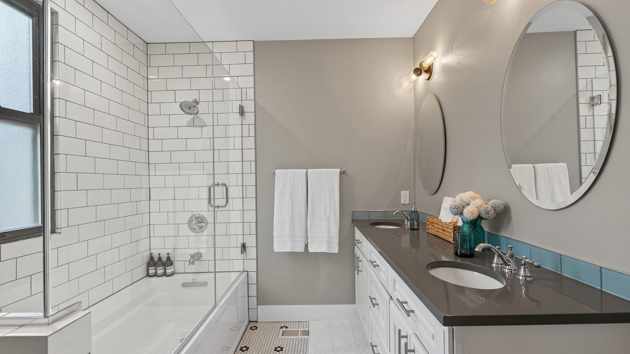 Photo of Bathroom in Eliot