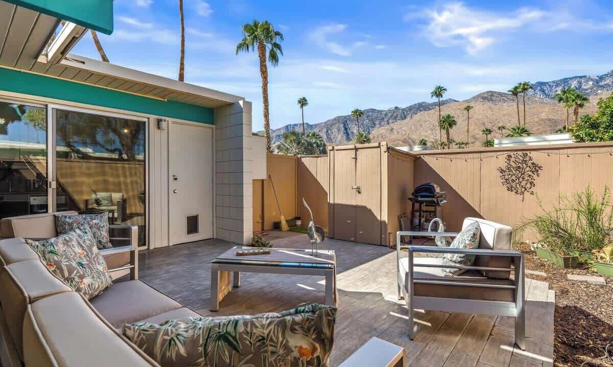 Photo of Others in Twin Palms