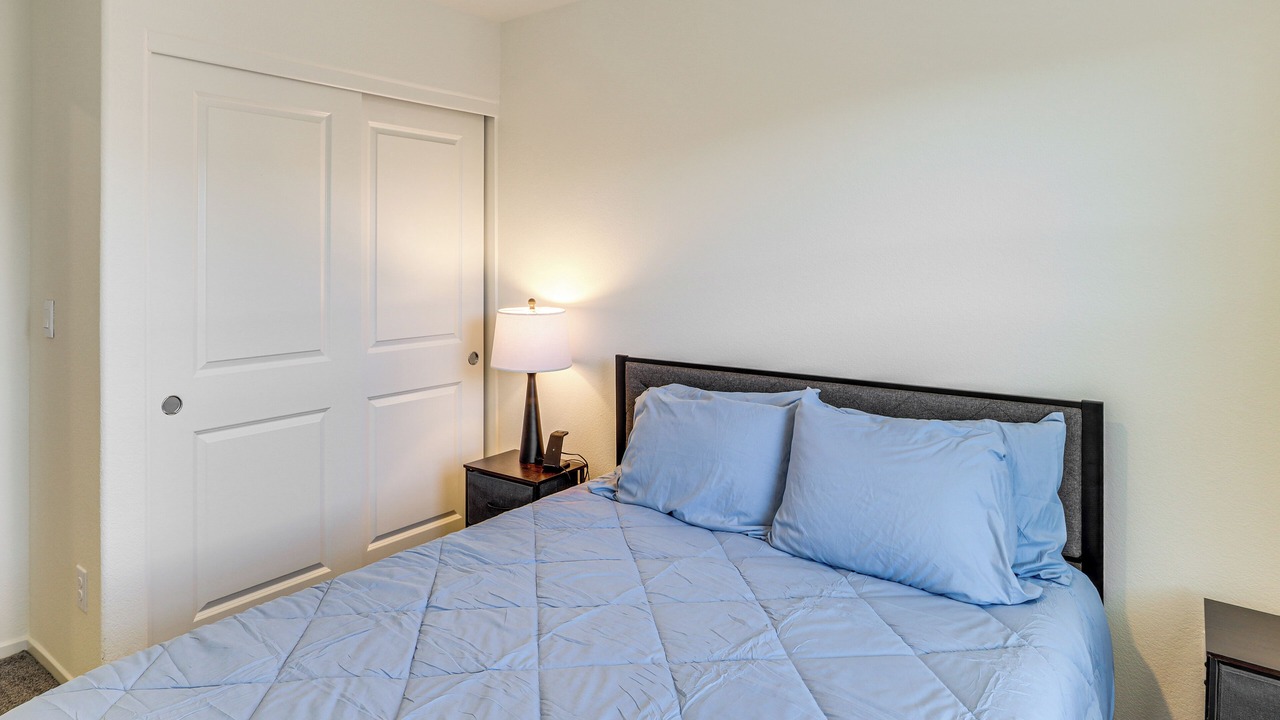 Photo of Bedroom in Enterprise