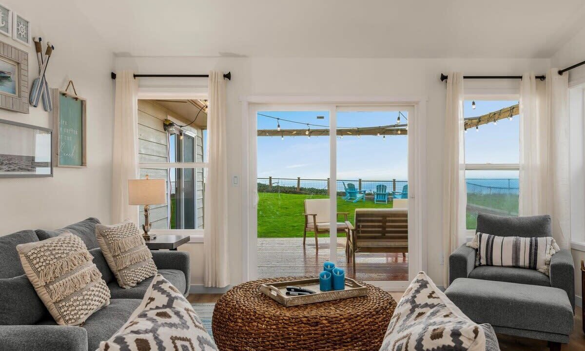 Photo of Livingroom in Oak Harbor