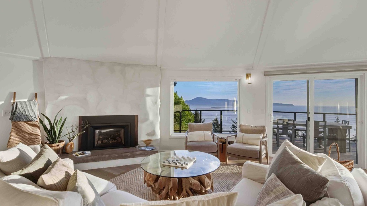 Photo of Livingroom in Oceanside