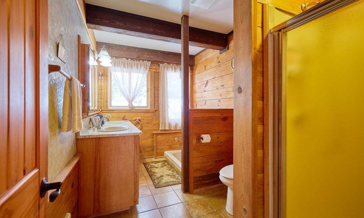 Photo of Bathroom in Ardenvoir