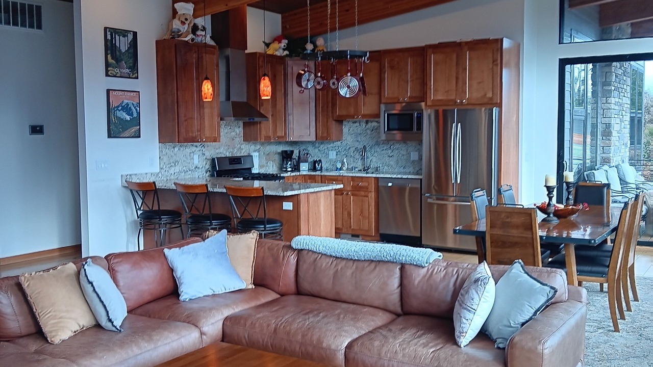 Photo of Livingroom in Carson