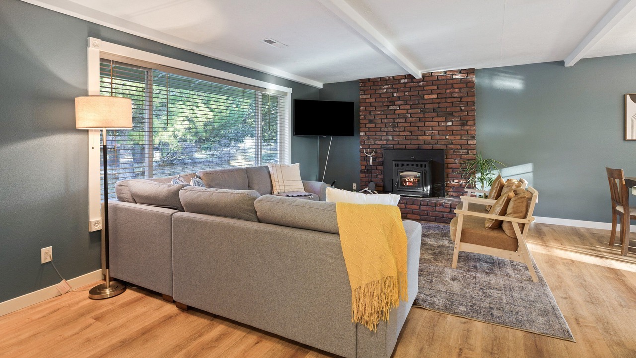 Photo of Livingroom in Southwest Bend