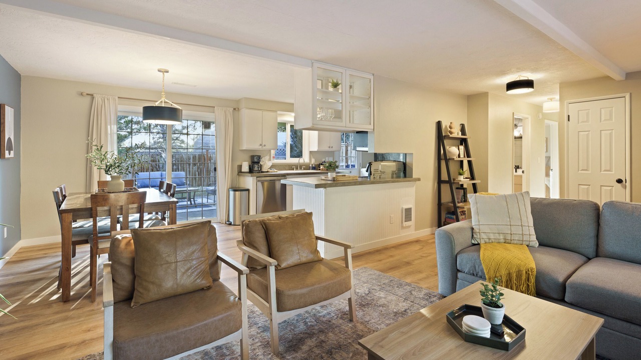 Photo of Livingroom in Southwest Bend
