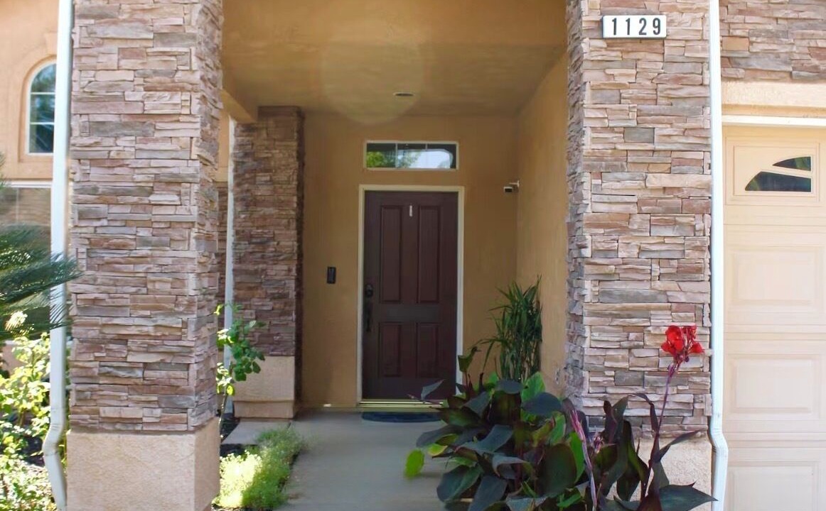 Photo of Outdoor in Raisin