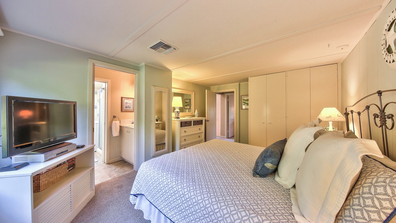 Photo of Bedroom in Carmel Point