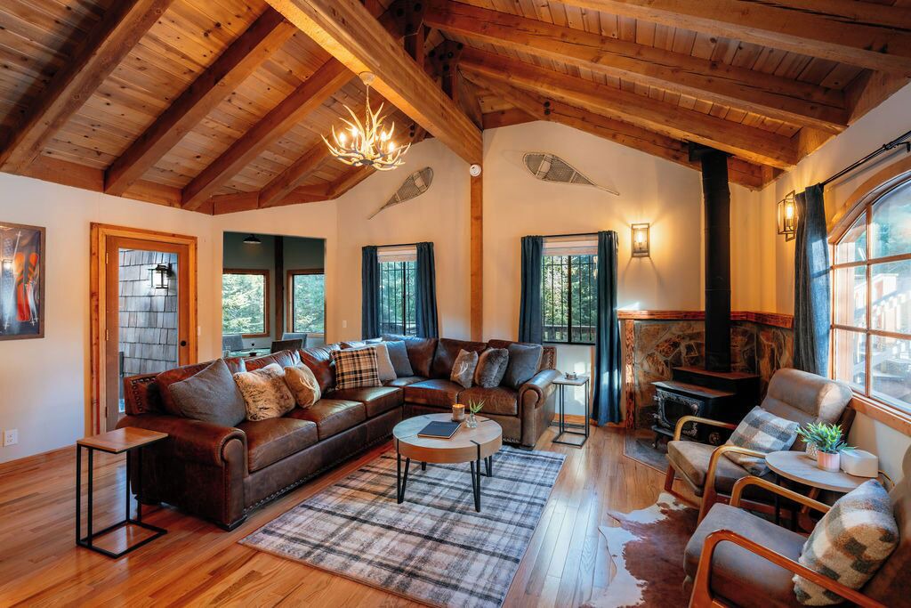 Photo of Livingroom in Kingswood Estates