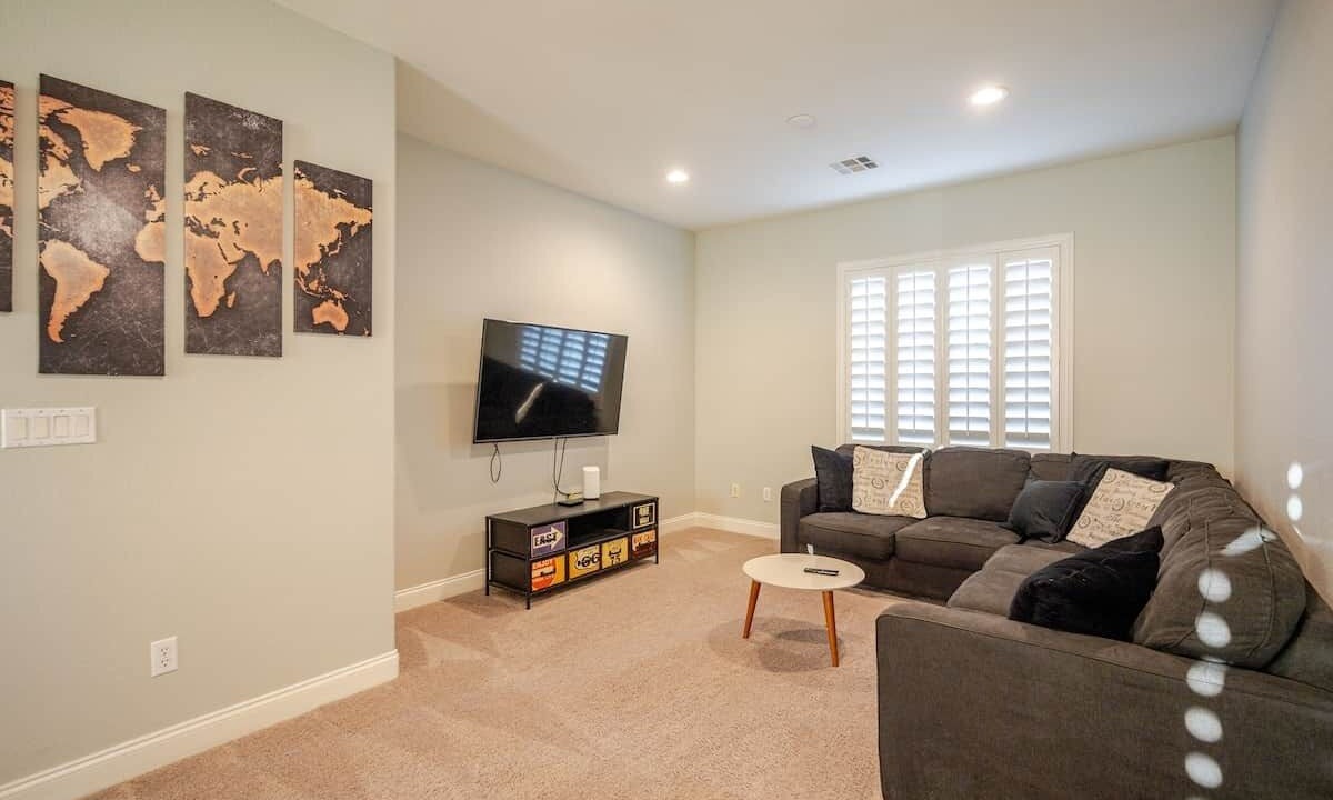 Photo of Livingroom in Spring Valley