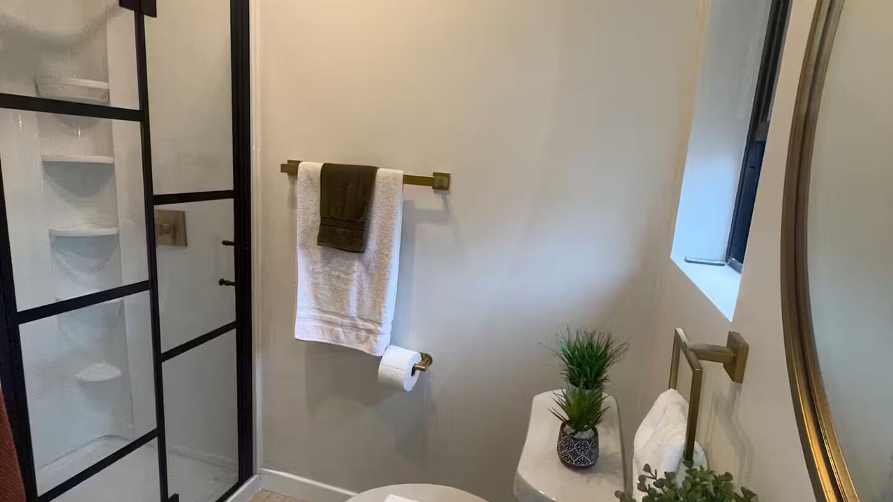 Photo of Bathroom in Lincoln Acres