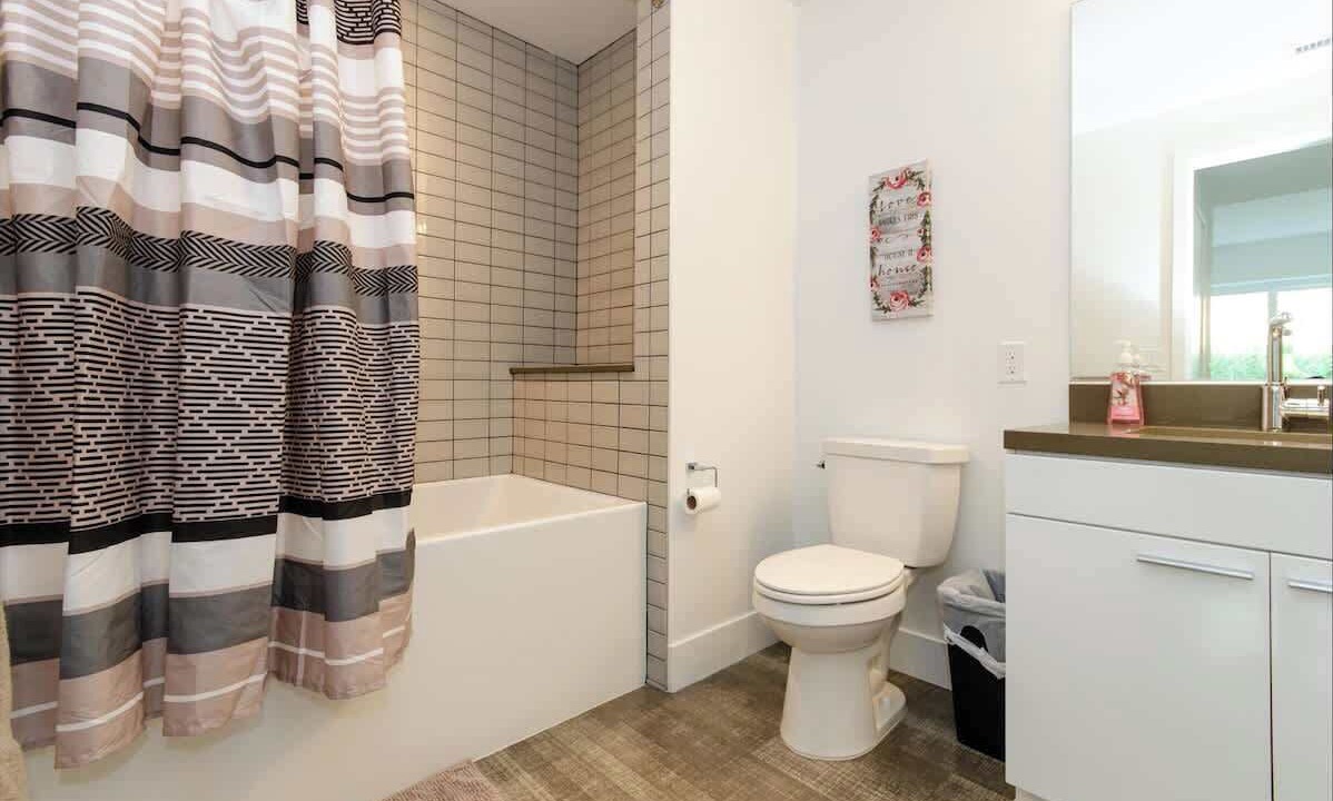 Photo of Bathroom in Downtown Los Angeles