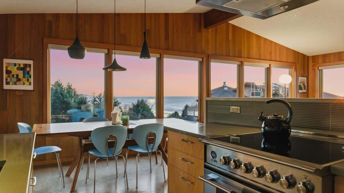 Photo of Kitchen in Neahkahnie Beach