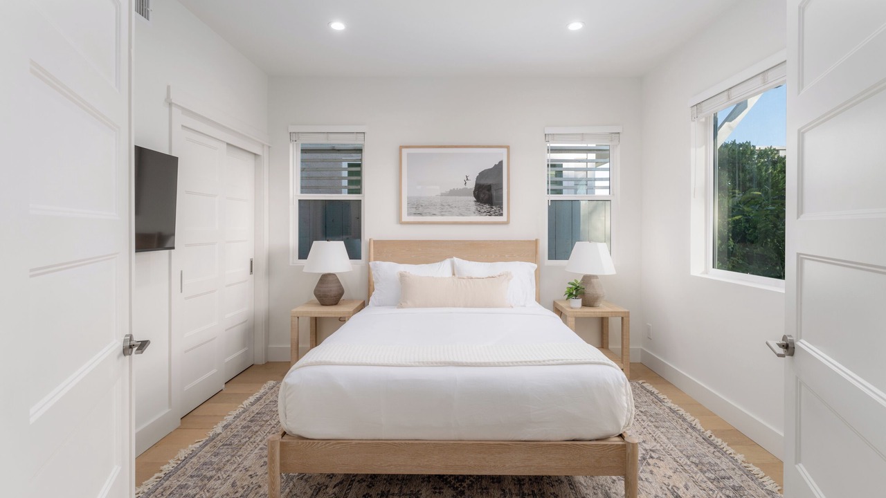 Photo of Bedroom in La Jolla Mesa