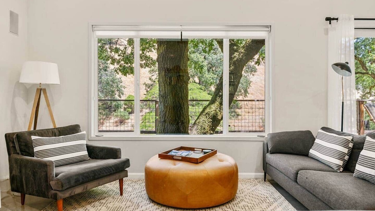Photo of Livingroom in Cloverdale