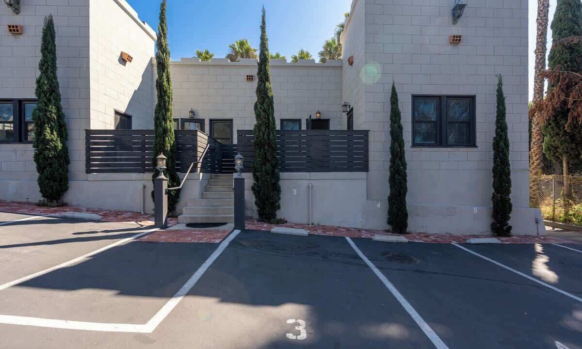 Photo of Others in Mission Hills