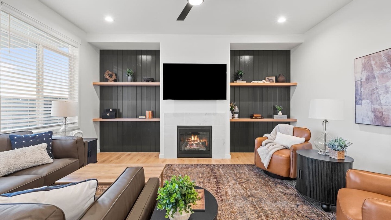 Photo of Livingroom in Tri-Cities
