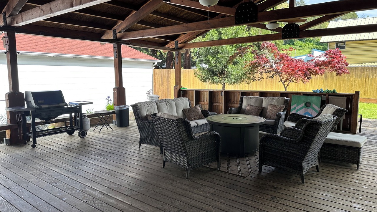 Photo of Patio Balcony in Green