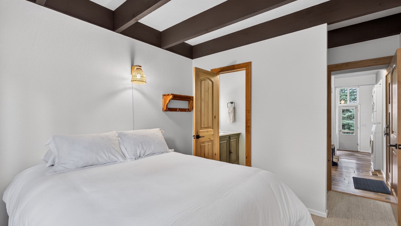 Photo of Bedroom in Dollar Point