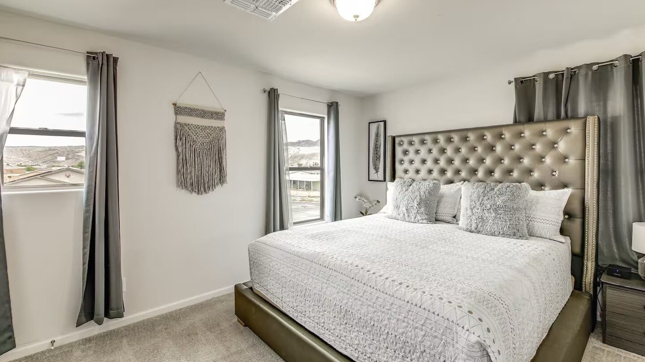 Photo of Bedroom in Holiday Shores