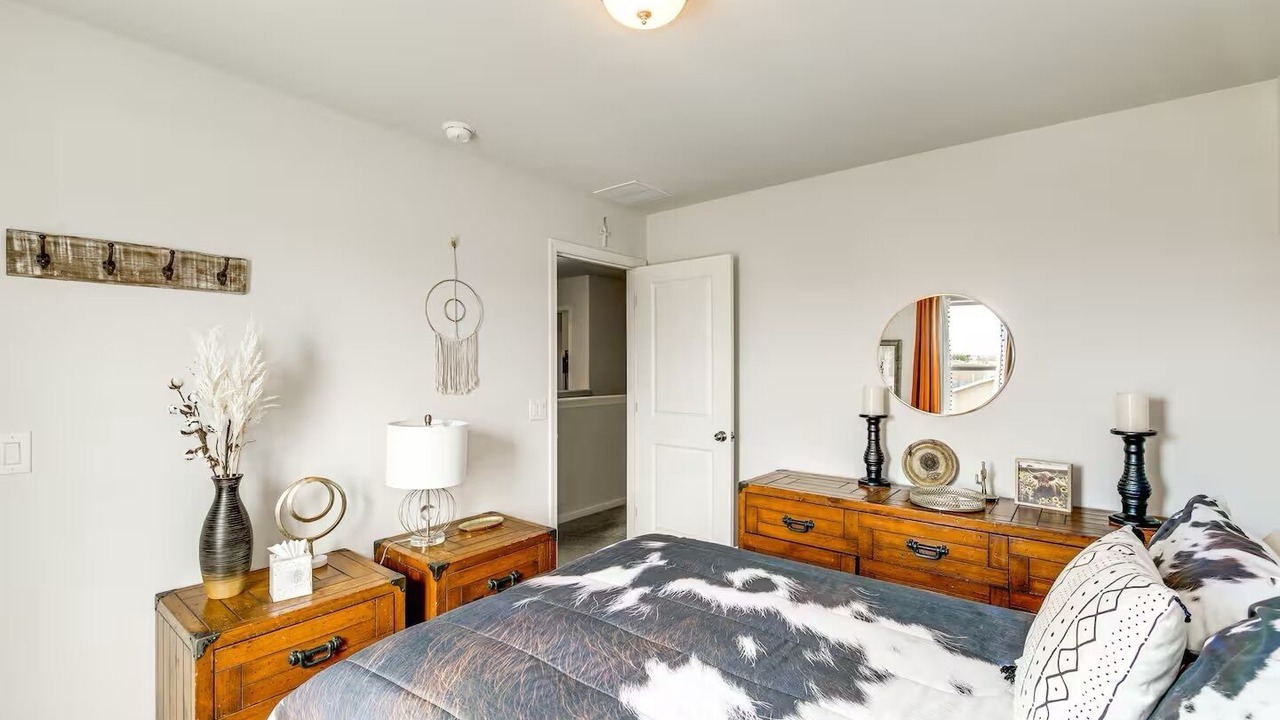 Photo of Bedroom in Holiday Shores