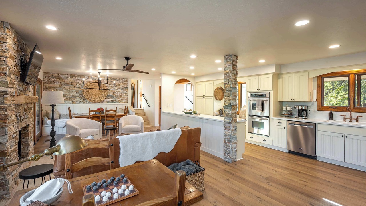 Photo of Bedroom in Three Rivers