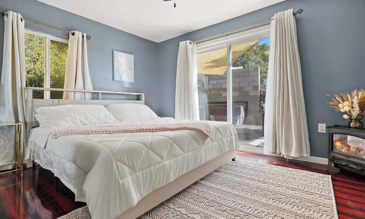 Photo of Bedroom in Eagle Rock