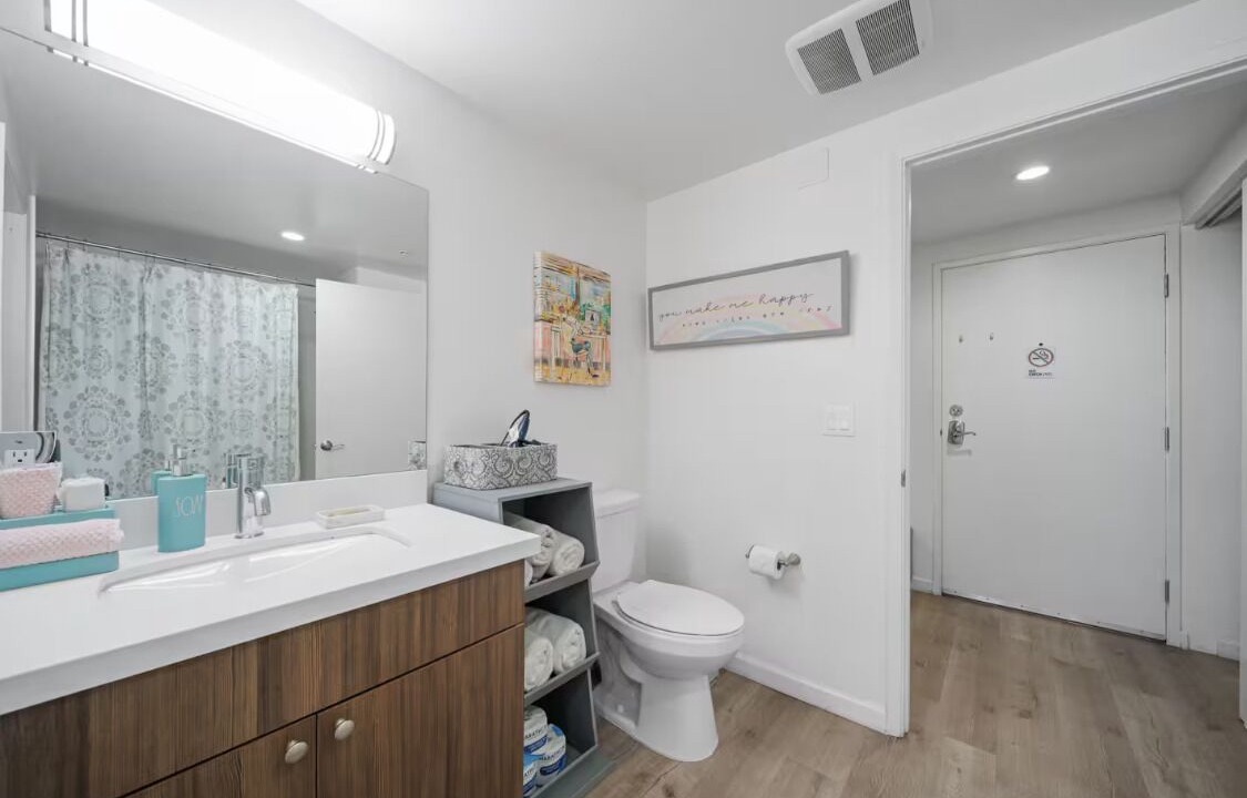 Photo of Bathroom in Pico-Union