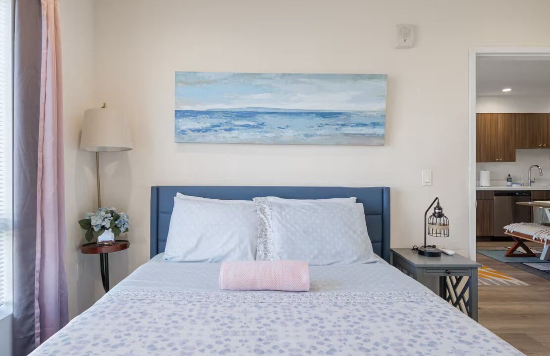 Photo of Bedroom in Pico-Union