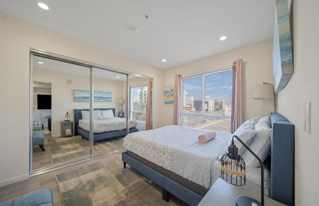 Photo of Bedroom in Pico-Union